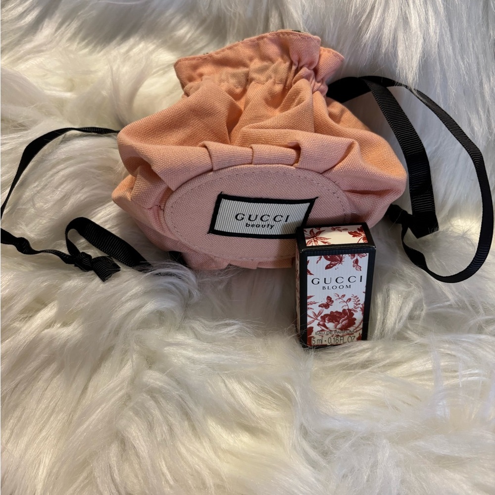 Gucci Beauty Small Cosmetic Drawstring Pouch With Bloom Fragrance